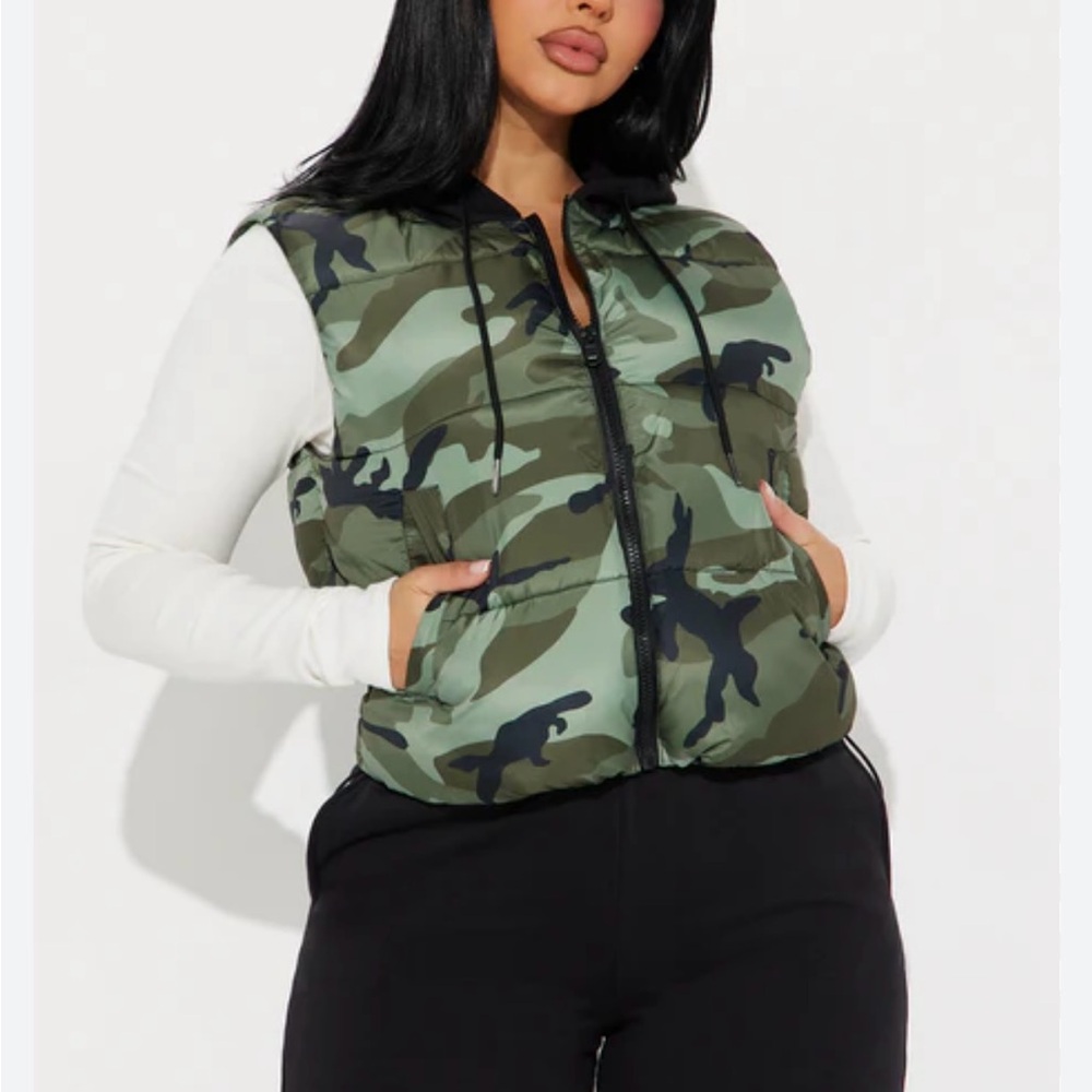 Fashion Nova Camouflage Puffer Vest